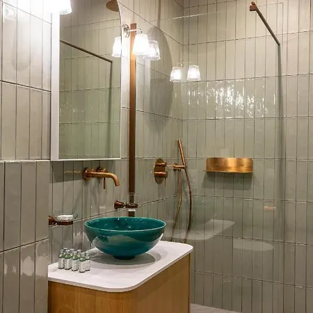 The Liberty Green Apartment Paris